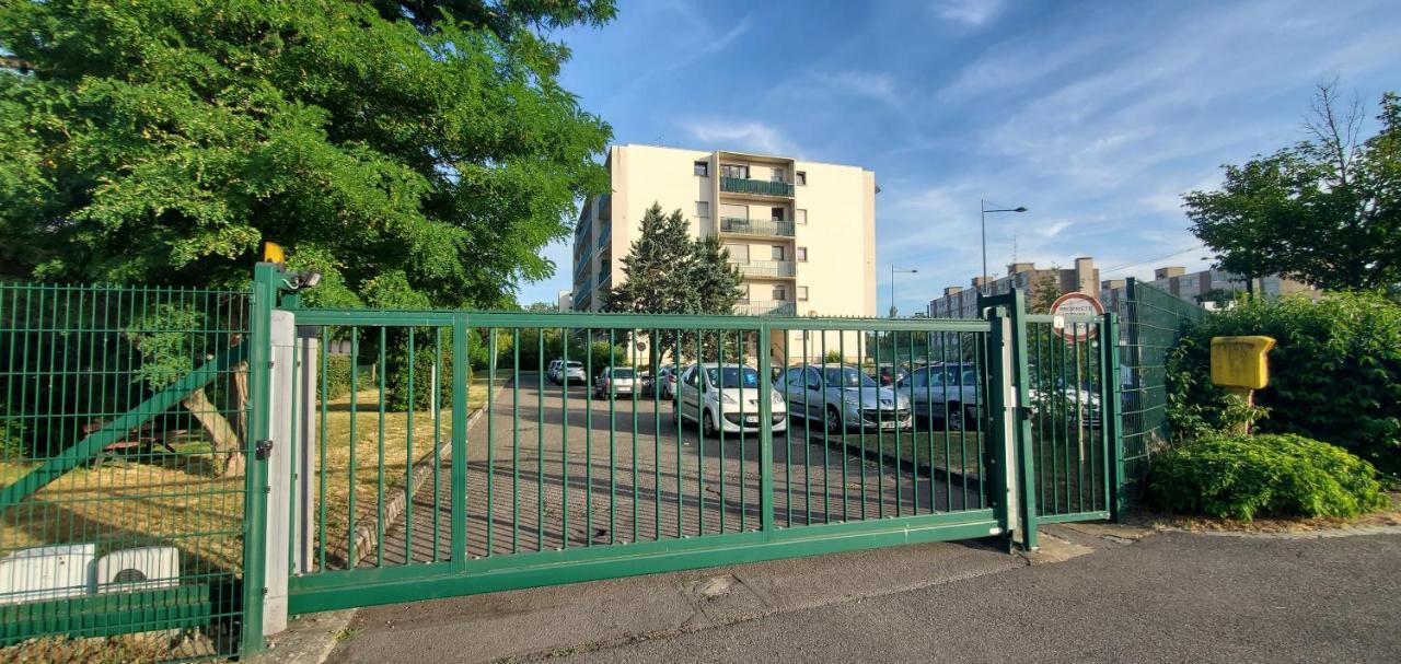 Studio Rdc Calme Avec Parking Ferme Pres Autoroute Et Tram C Miluza Zewnętrze zdjęcie