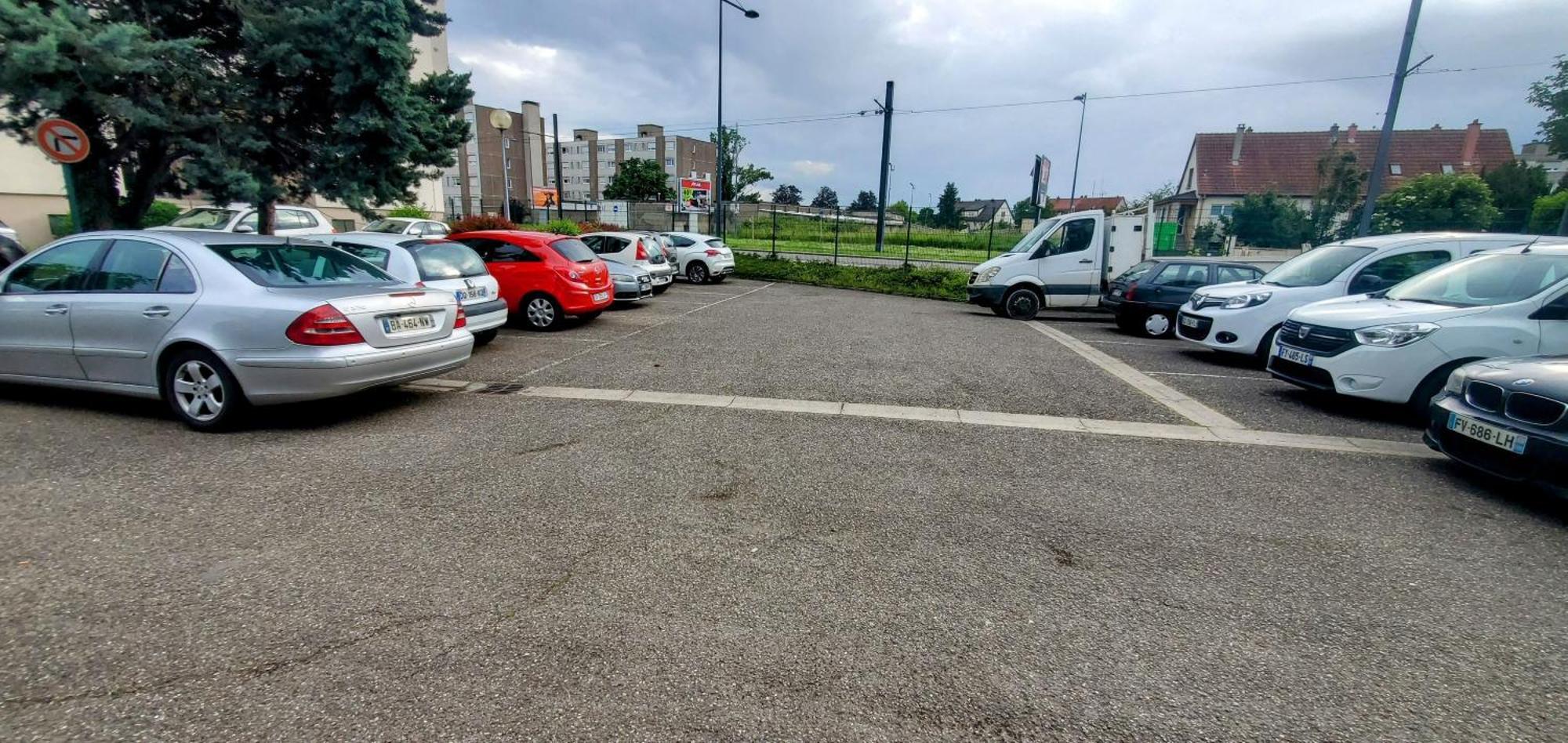 Studio Rdc Calme Avec Parking Ferme Pres Autoroute Et Tram C Miluza Zewnętrze zdjęcie